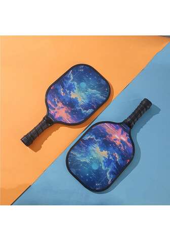 1 set glasfiberracketar för pickleball med sommarstjärnhimmelmönster, professionella strandsportracketar (2 racketar, 4 bollar, 1 väska)