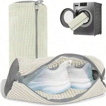 1 túi đựng giày dùng cho máy giặt, phù hợp với nhiều loại giày - Mặt trên màu trắng với khóa kéo màu xám, lớp lót giữ nhiệt mềm mại, bảo vệ quần áo hiệu quả, đặc biệt thích hợp cho giày thể thao và giày thường ngày. Túi giặt này cũng là vật dụng thiết yếu cho các chuyến du lịch, và là lựa chọn lý tưởng cho túi du lịch và phụ kiện du lịch.