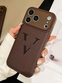 Funda de teléfono personalizada con letra, con diseño de textura de lichí grabado con láser, a prueba de golpes y resistente a los arañazos, protege el lente de la cámara, compatible con iPhone 17, 16, 15, 14, 13, 12, 11 Pro Max y series Plus, regalo perfecto para cumpleaños, aniversario y Navidad - Marrón - Ver 4