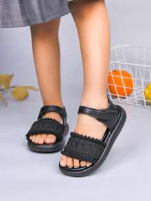 1 Đôi dép xăng đan đế bằng dệt cổ điển, nhẹ, mềm mại, kiểu dáng thời trang mới, dành cho trẻ em, có khóa dán, thích hợp cho mùa hè, dùng được cho cả nam và nữ, có khả năng chống mài mòn và chống trơn trượt. - màu đen - Xem 16