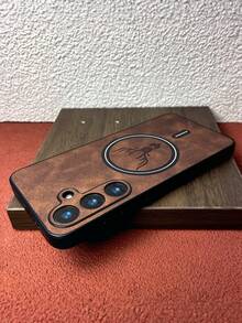 兼容三星 Galaxy S26、S25、S24、S23、S22、S21、S21FE Plus Ultra、S24FE、S23FE、S21FE Plus Ultra - 采用类皮革合成材料制成 - 鹿头图案设计 - 磁吸式闭合设计 - 侧边柔软边框 - 防指纹防污 - 防震 - 附赠无线充电保护套 - 黑色 - 查看 8