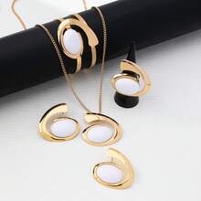 Set de 5 piezas con colgante ovalado de acrílico con elemento de símbolo de moda, pendientes, pulsera y anillo, adecuado para que las mujeres lo usen en fiestas y reuniones - Blanco - Ver 4