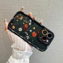 1 pieza funda de teléfono de moda de doble capa de color negro con diseño de flores de colores brillantes, incluye correa para la muñeca, ideal para chicas modernas. Material exterior de policarbonato duro con marco de cámara dorado, interior de silicona suave, resistente al agua y a caídas. Compatible con Apple  11 Pro Max, 12 Pro Max, 13 Pro Max, 14 Pro Max, 15 Pro Max, 16 Plus, 16 Pro Max,  Galaxy S21, S22, S23, S24 Ultra, Redmi Note 13, 14,  Pura 70, OPPO Reno 11, Honor X9,  Pixel 7. - Negro - Ver 5