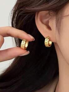 1 Pair Minimalist Elegant Unique Asymmetrical Textured Geometric Design Copper Hoop Earrings For Women - Yellow Gold - View 3