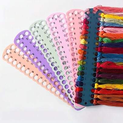 Set de 3 piezas de herramientas de bordado de punto de cruz de PVC: Tablero organizador de hilos de plástico numerado de unicolor con 1-111 agujeros, bobinas para hilos de bordado, tablero para enrollar de manera ordenada, accesorios de bordado, ideal para organizar hilos, suministros de manualidades, almacenamiento conveniente, mantener el escritorio ordenado, fácil de identificar, adecuado para suministros de bordado, accesorios de punto de cruz, manualidades DIY, costura, amigable para personas mayores, suministros de actividades manuales, regalos para abuela, manualidades para adultos, recuerdos de fiesta
