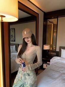 女士休闲修身V领纽扣羊毛针织衫 - 駝色 - 查看 4