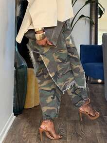 GLOURI Women's Camo 2 In 1Cargo Demin Pants -High Elastic Waisted Distressed & Frayed | Loose Fit Streetwear Ripped Jeans With Oversized Pockets | Y2K Casual Trousers - Ngụy trang - Xem 5