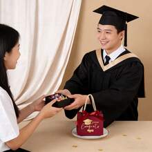 2/10/30个装毕业帽印花礼品袋，带编织绳提手，5.6 x 2.4 x 4.7 英寸迷你烫金印花礼品袋，带蝴蝶结丝带，毕业派对回礼袋，派对礼品盒（绿色、酒红色、黑色） - 彩色 - 查看 7