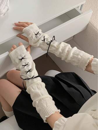 1 par de calentadores de brazo de punto de unicolor con lazo y decoración de pompón esponjoso, guantes sin dedos para estudiantes, adecuados para uso diario, hogar, exterior y citas