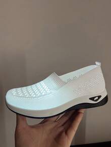 女士轻便软底步行鞋，夏季镂空透气休闲鞋，舒适妈妈鞋 - 白色 - 查看 6
