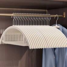 10个植绒衣架，家用，防滑无缝，半圆形设计，专为整理衣物而设计 - 彩色 - 查看 6