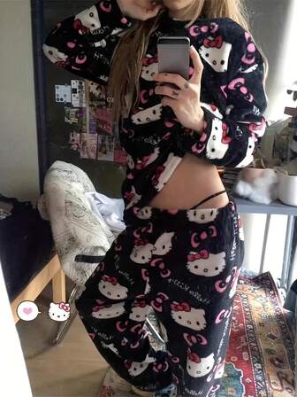 Sanrio 2 st. dampyjamasset med Hello Kitty-motiv och söta flanellmönster, varm och tjock, fluffig, långärmad topp och byxor med rund hals, bekväm, lös passform, lämplig för höst/vinter, höstkläder, mysig