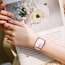 Lot de 2 bracelets de montre en silicone aux couleurs chatoyantes, compatibles avec les Apple Watch Series 11, 10, 9, 8, 7, 6, SE, SE2, SE3, Ultra 2 et Ultra 3 – Compatibles avec les tailles 38 mm, 40 mm, 41 mm, 42 mm, 44 mm, 45 mm, 46 mm et 49 mm. Des couleurs éclatantes pour exprimer votre personnalité. Idée cadeau pour adolescents. - 2 pièces Noir + Blanc - Voir 5