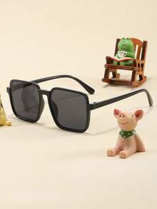 一副儿童方形半框复古个性街头风时尚眼镜，适合派对装饰、户外旅行和度假，让你成为街头焦点。 - 彩色 - 查看 5