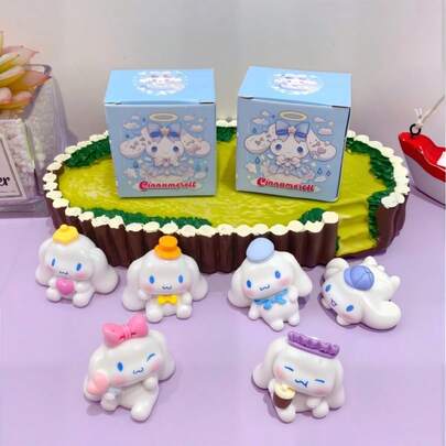 Sanrio 随机款玉宝狗摆件 - 可爱少女风，包含高价值玉宝狗，精致的装饰品，适合家居、汽车或办公桌摆放，是完美的时尚生日或节日礼物。