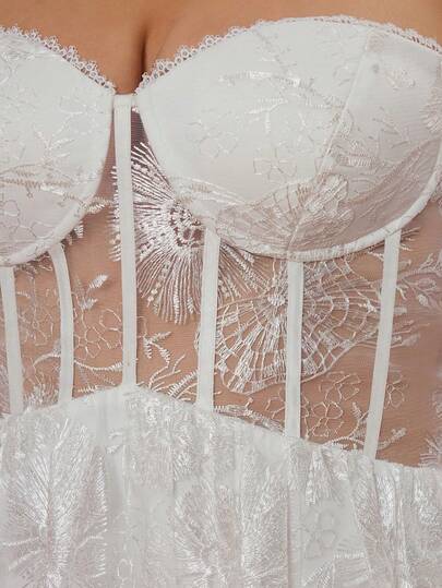 Đầm dạ hội cao cấp cỡ lớn Mgiacy với thiết kế lệch vai, viền ren thêu và xẻ tà phía trước và dưới, màu trắng, thích hợp cho mùa hè, lễ hội, tiệc cưới.