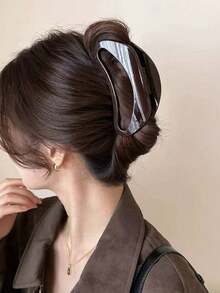 新月镂空半圆椭圆发爪夹，女士适用，超大尺寸，不对称齿状设计，巧克力棕色发饰，经典时尚高端发爪夹，亚克力材质，适合浓密或蓬松的半扎发和全扎发型，复古忧郁冬季发夹 - 巧克力棕 - 查看 1