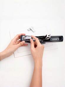 标准24/6办公订书钉套装 - 每盒1000枚，性价比高，适用于学生课堂作业、工作场所办公用品、家庭文件整理（笔记本、办公报告、家庭清单、手册）、课堂作业装订、办公文件分类、日常手册制作、学习笔记整理和家庭文件装订。