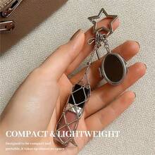 1 Unique Lipstick Rack Keychain, Lipstick Storage Mirror Box, Lipstick Bag, Mesh Pocket Keychain Pendant, Fashionable Lipstick Storage Mirror Box, Small Lipstick Bag Keychain With Sequins, Lipstick Box Keychain, Fashion Bag Accessories, Travel Essentials, Cosmetics Storage Box, Fashion Design, Shiny Accessories, Faux Decoration, Keychain, Mini Storage Box, Mirror Compact, Fashionista, Beauty Lover - 心形 - 查看 5