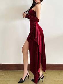 YeonC 女士红色亮面无肩带褶皱修身派对连衣裙，不对称下摆，高弹力正式紧身长裙 - 紅色 - 查看 8