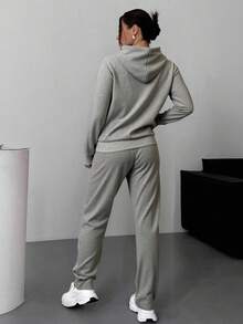 Conjunto de sudadera con capucha y cremallera para mujer -pantalones de pierna ancha, estilo casual y moderno, ideal para múltiples ocasiones. Tela suave y transpirable, diseño con detalles en negro y oro, - Gris - Ver 2