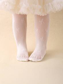 This Slim-Fit Pant Features A Jacquard Pattern And Beige Bow Design, Suitable For Baby Girls Aged 1-3 Years Old. It Is A Summer Baby Girl Legging Made Of Velvet Fabric, Comfortable And Soft, Caring For The Delicate Skin Of Newborns. Suitable For Babies Aged 0-3 Years Old. In Summer, It Can Be Paired With A Cute Princess-Style Dress. This Fashionable And Versatile Jumpsuit Is Also A Great Choice, Suitable As A Christmas/Thanksgiving Gift.