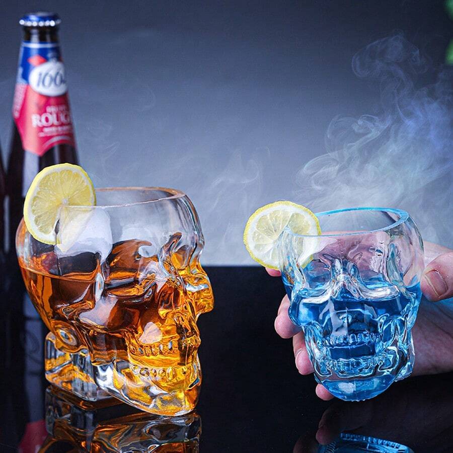 透明骷髅头玻璃杯，节日派对装饰礼品，适用于鸡尾酒、威士忌、果汁，也可用于节日派对、家居装饰和造型——送给男孩的秘密礼物 - 彩色 - 查看 1