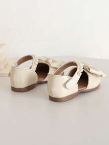 女童珍珠蝴蝶结凉鞋，夏季软底包头鞋，儿童公主风真皮鞋 - 白色 - 查看 4