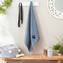 DII Bone Dry Microfiber Pet Bath Towel with Embroidered Paw Print, 44x27.5", Ultra-Absorbent & Machine Washable for Small, Medium, Large Dogs and Cats-Gray Stripe - Marina de rayas - Ver 6