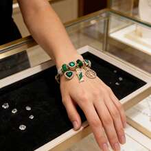 1 chiếc vòng tay thời trang có thể điều chỉnh hình Đức mẹ đồng trinh và bướm bằng vàng, thích hợp để đeo hàng ngày - vòng tay tròn - Xem 1