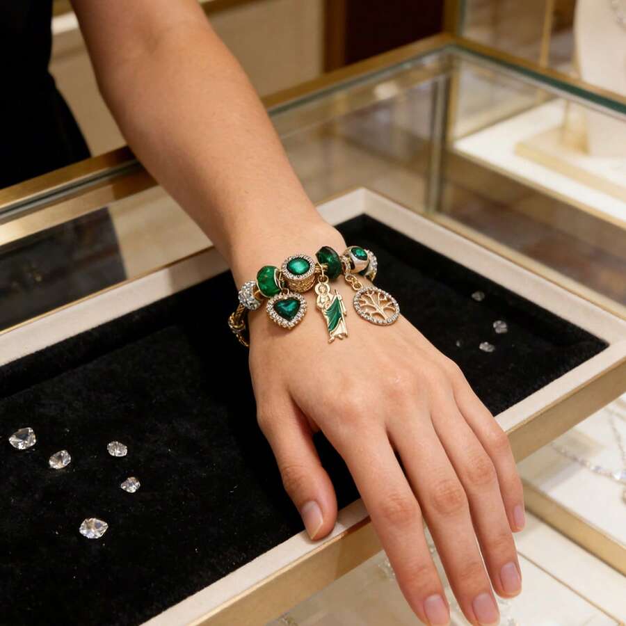 1 chiếc vòng tay thời trang có thể điều chỉnh hình Đức mẹ đồng trinh và bướm bằng vàng, thích hợp để đeo hàng ngày - vòng tay tròn - Xem 1