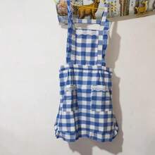 一件欧美风格格子围裙，带蕾丝边，适合工作、绘画、厨房烹饪。