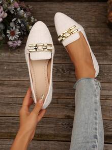 Dây chuyền khóa vuông màu be trắng