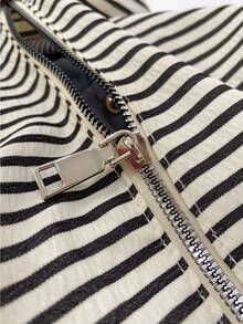 Túi đeo vai cỡ lớn họa tiết sọc, túi vải sọc đen trắng cổ điển, túi đựng đồ mềm mại có thể gấp gọn, thiết kế mỏng nhẹ, túi đeo chéo nữ có khóa kéo, túi xách đa năng tiện dụng cho công sở, trường học và du lịch. - Đen và trắng - Xem 11