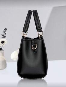 2025 New Design Shoulder & Handheld Bag With Furry Ball Pendant, Casual Style, Mother Day Gifts, Mom Gifts, Mommy's Essentials, Mommy Bag For Going Out, Business Casual Bag For Women, Perfect For Office, Business And Work, Business Casual Woman Bag Perfect For Office Business And Work , New Year - 黑色 - 查看 2