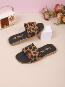 1 Pair Girls Leopard Print Sandals, Soft Bottom Non-Slip Slippers, Kids Summer Casual Outdoor Fashion Sandals