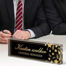 1 Stück personalisiertes Acrylglas Büro Schreibtisch Namensschildchen, luxuriöser Retro-Stil, individuell gestaltetes Büro Schreibtisch Namensschildchen, Büro Schreibtisch Dekoration, Büro Zubehör, Lehrer Chef Kollege Mitarbeiter Dankeschön Geschenk (Gravur Muster 1), individualisiertes Geschenk, Geburtstag Abschluss Dekoration, Feiertags Kalender - Verschiedenfarbig - Übersicht 25