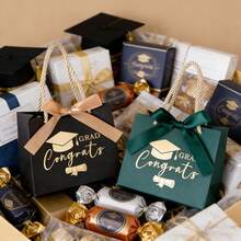 2/10/30个装毕业帽印花礼品袋，带编织绳提手，5.6 x 2.4 x 4.7 英寸迷你烫金印花礼品袋，带蝴蝶结丝带，毕业派对回礼袋，派对礼品盒（绿色、酒红色、黑色） - 彩色 - 查看 1