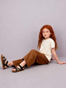 1双儿童编织装饰仿皮软木防滑露趾交叉踝带平底凉鞋，简约时尚，可爱休闲，适合夏季日常穿着和户外活动 - 黑色 - 查看 11