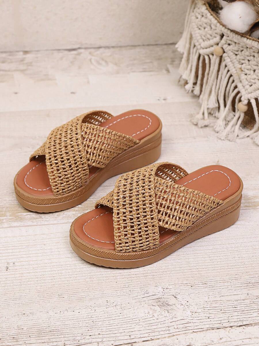 1 Pair Girls Platform Criss-Cross Woven Hollow Textured Fashion Beach Wedge Sandals - Brown - View 1