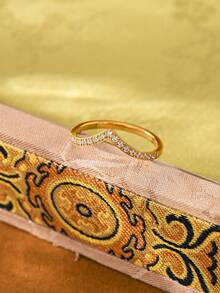 1枚18K镀金不锈钢几何开口戒指，风格百搭精致奢华，适合女性日常佩戴和参加派对，是送给女友的绝佳礼物。材质经典永恒，简约风格，适合日常佩戴。 - 幾何 - 查看 8