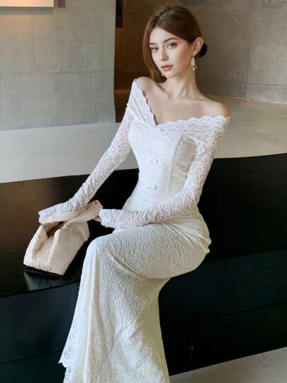 女士时尚优雅白色派对礼服，新款修身露肩蕾丝长款晚礼服，秋冬复古纯色长袖修身连衣裙，适合约会、生日派对、单身派对、情人节等场合。