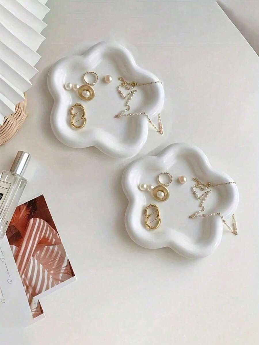 1pc Ins Style Cream White Floral Ceramic Tray, Home Desktop Jewelry Storage Dish For Earrings, Rings, Necklaces, Entryway Key Holder, High-Quality Photo Prop & Home Decor - Multicolor - View 1