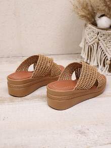 1 Pair Girls Platform Criss-Cross Woven Hollow Textured Fashion Beach Wedge Sandals - Brown - View 4