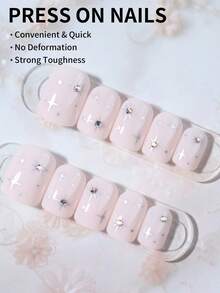 24 Stück kurze quadratische weiße französische Maniküre Nagel Aufkleber mit Stern- & Strass-Dekor, charmanter femininer Stil, leicht zu tragende Acryl-Fake-Nägel-Set beinhaltet 1 Stück Gelee-Gel und 1 Stück Nagelfeile, geeignet für Frauen & Mädchen im Alltag und verschiedene Partys Nagelpflege-Zubehör - Verschiedenfarbig - Übersicht 2