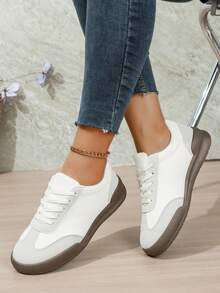 女士休闲运动鞋，平底，轻便，舒适，适合健身、步行和滑板运动