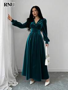 RNU 孔雀蓝纯色丝绒弹力长裙，V领，收腰设计，优雅女士装扮，秋冬季女士正式礼服，适合派对、约会、度假、休闲场合，褶皱连衣裙，生日礼服，冬季服装，百搭时尚，原创设计，情人节礼服，狂欢节服装，丝绒新年长裙，婚礼宾客优雅长袖A字长裙，春夏款 - 水鴨藍 - 查看 5