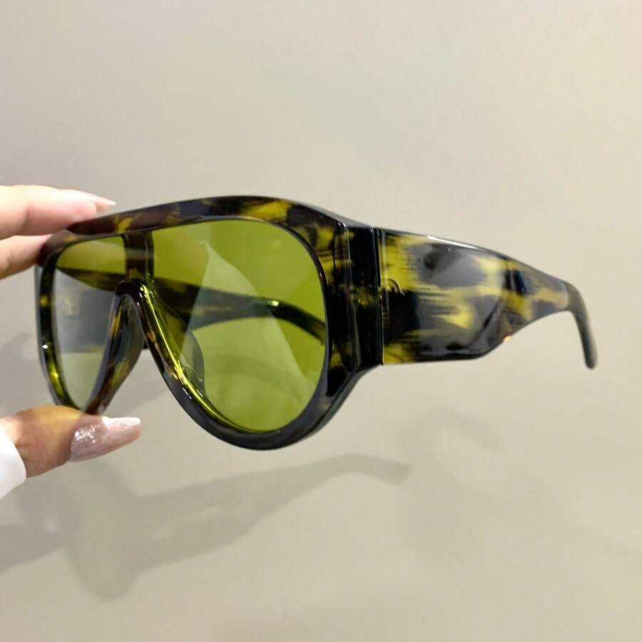 2D Flat, 2D Flat Punk Glasses - Oversized Flat Top Frame With Metal Hinge Design, Bold Punk Style Unisex Non-Prescription Decorative Glasses, Fashion Accessories For Party, Daily Wear And Shooting, Unique Design, Durable Hinge, Personality Statement Piece, Neutral Style, 2D Flat - 綠色豹 - 查看 1