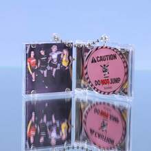 热门KPOP迷你专辑NFC挂件盒 - 《JUMP》《TOO BAD》、TWICE《This Is For》、NMIXX《Blue Valentine》《NOT CUTE ANYMORE》迷你CD盒、链条DVD盒、NFC CD盒、明星粉丝周边DIY纪念迷你CD挂件钥匙扣 - 彩色 - 查看 17