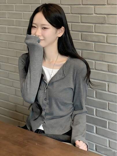Contrast Color Round Neck Button Long Sleeve Fitted T-Shirt